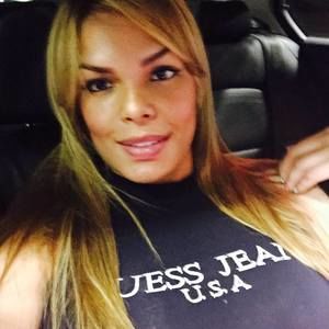 Meet your Posher, Claudia milena